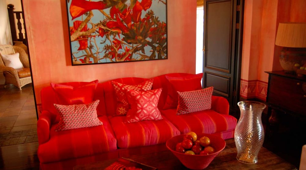 Canapé à côté du bar