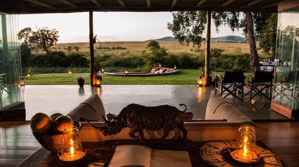 Le salon le soir dans le Masai Mara