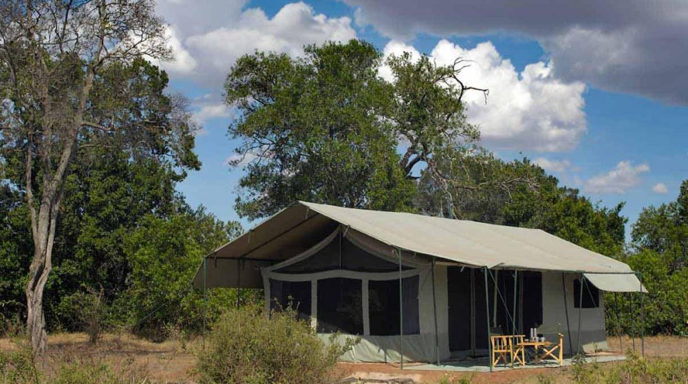 Une tente dans la nature au Kenya
