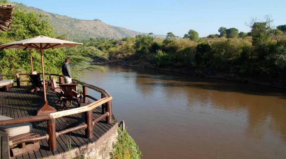 La rivière près de l'hôtel dans le Masai Mara