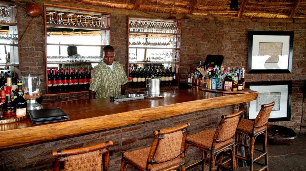 Le bar du camp dans le parc du Serengeti