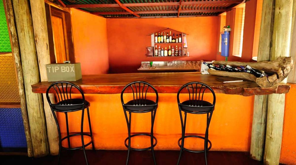 Le bar du camp en Tanzanie
