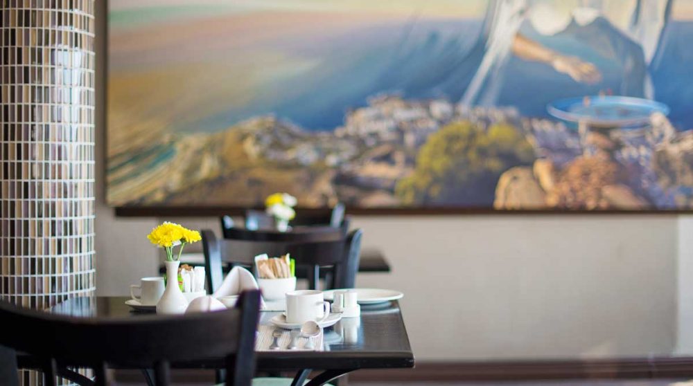 La salle à manger à l'heure du petit-déjeuner