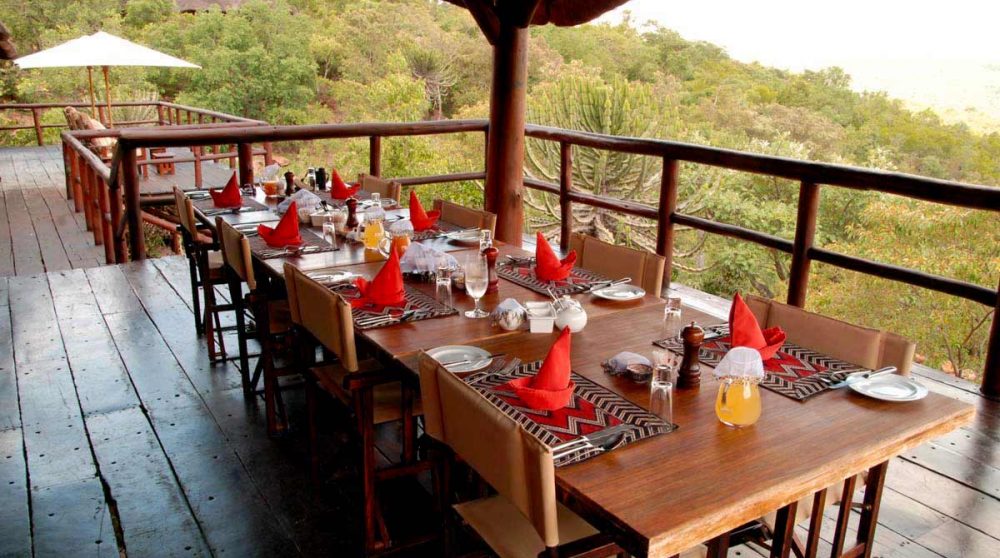 Repas sur la terrasse près du Welgevonden Private Game Reserve