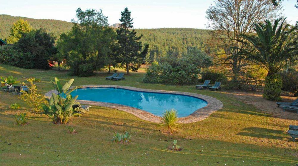 La piscine de l'hôtel à Mhlambanyatsi