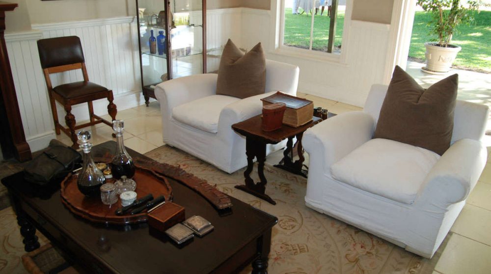 Fauteuils dans un salon