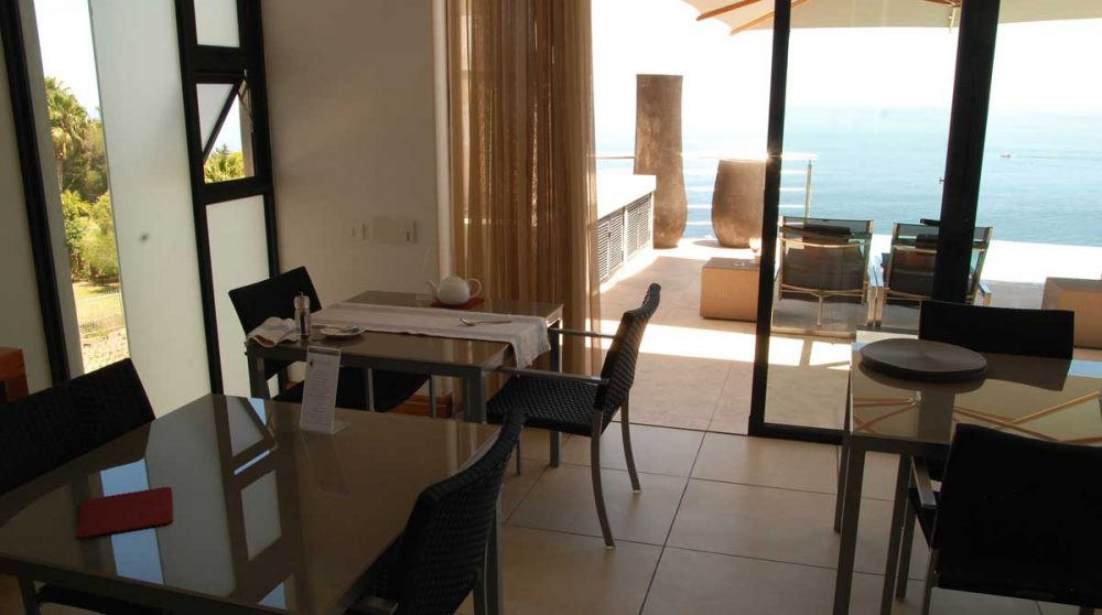 La mer vue depuis le restaurant au Cap