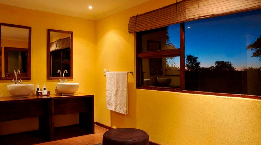 Une salle de bains à Kalahari