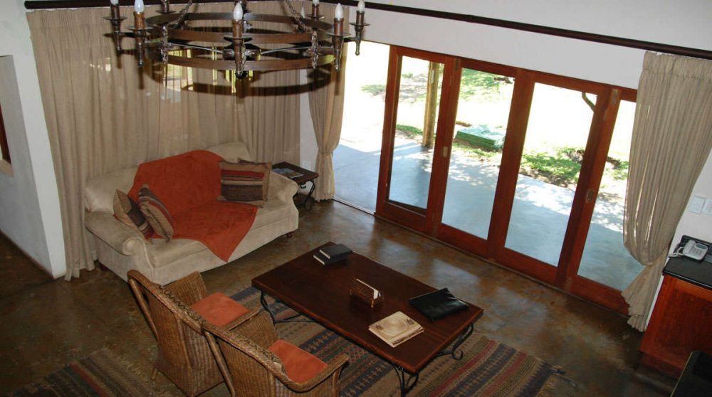 Autre vue du salon à Manyeleti