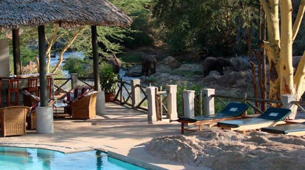 Autre vue de la piscine à Tsavo