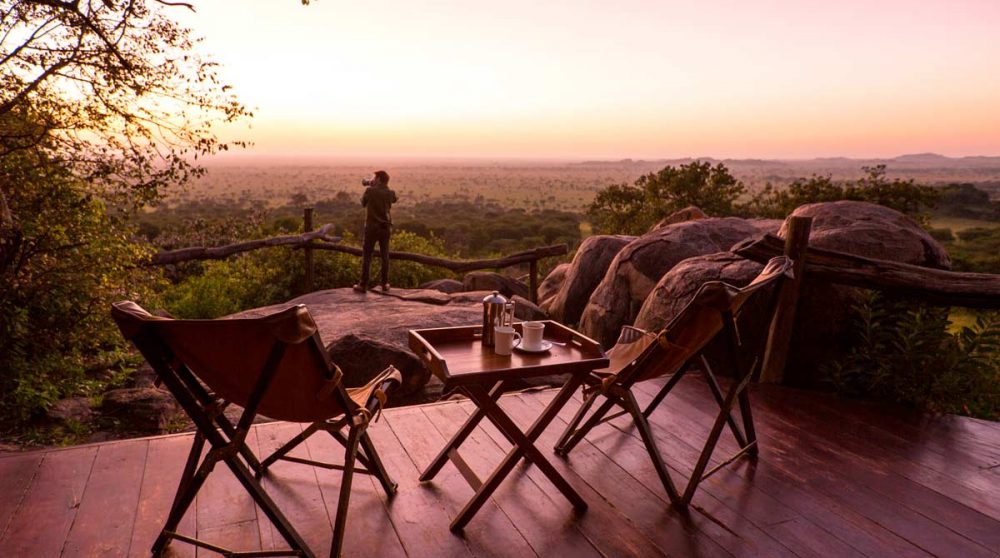Coucher de soleil sur la terrasse en Tanzanie