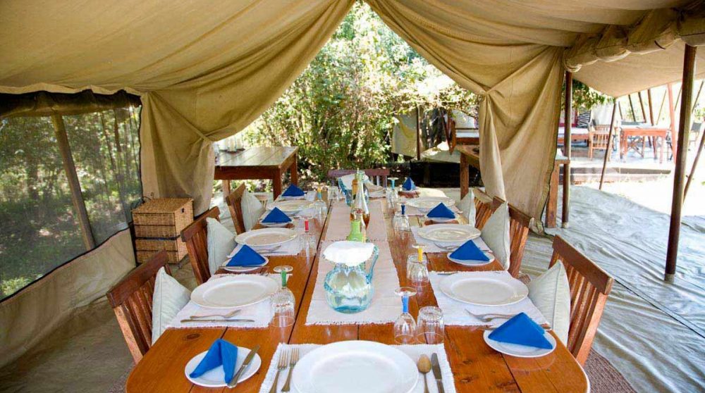 Table pour déjeuner