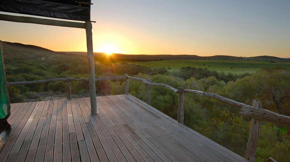 La terrasse d'une tente