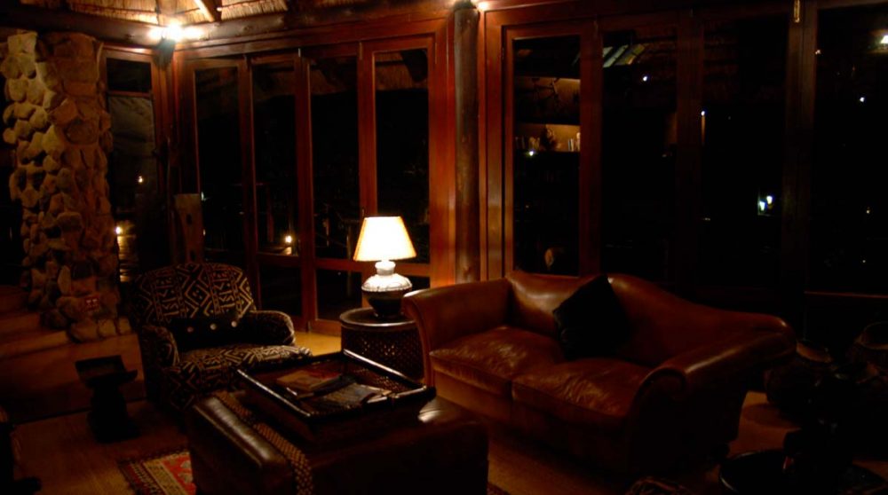 Vue nocturne du salon