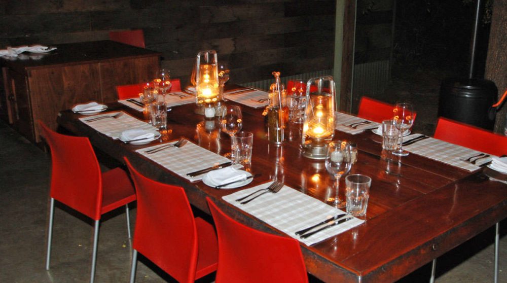 La salle à manger le soir