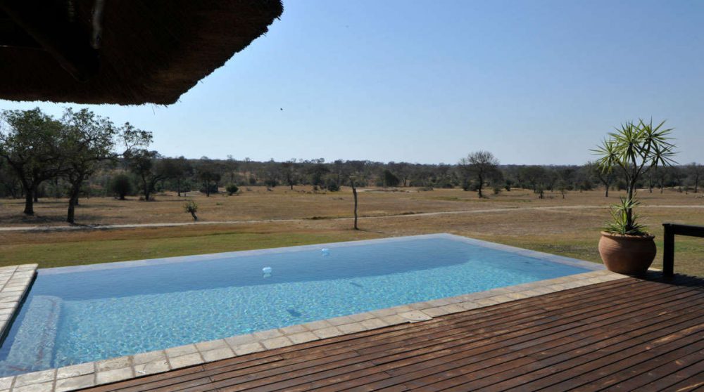 Autre vue de la piscine