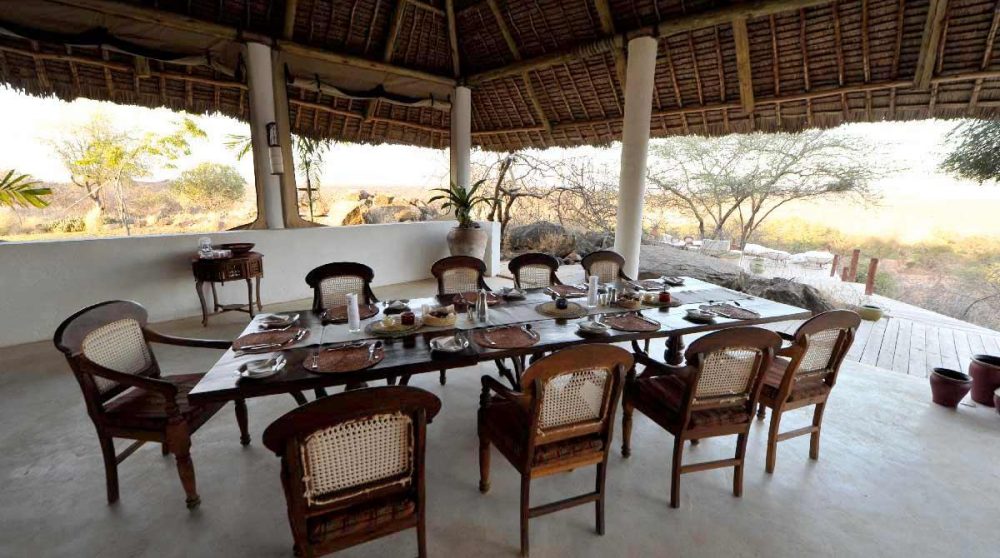 Table pour déjeuner