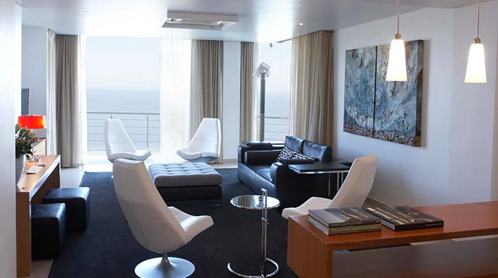 Salon donnant sur la mer au 52 de Wet