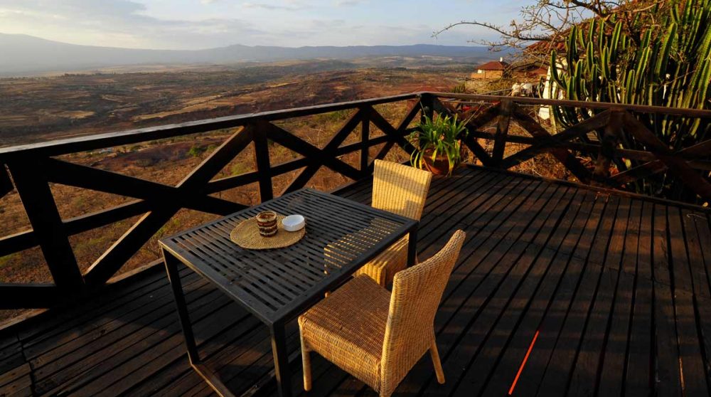 La terrasse avec vue au Bashay Rift Lodge