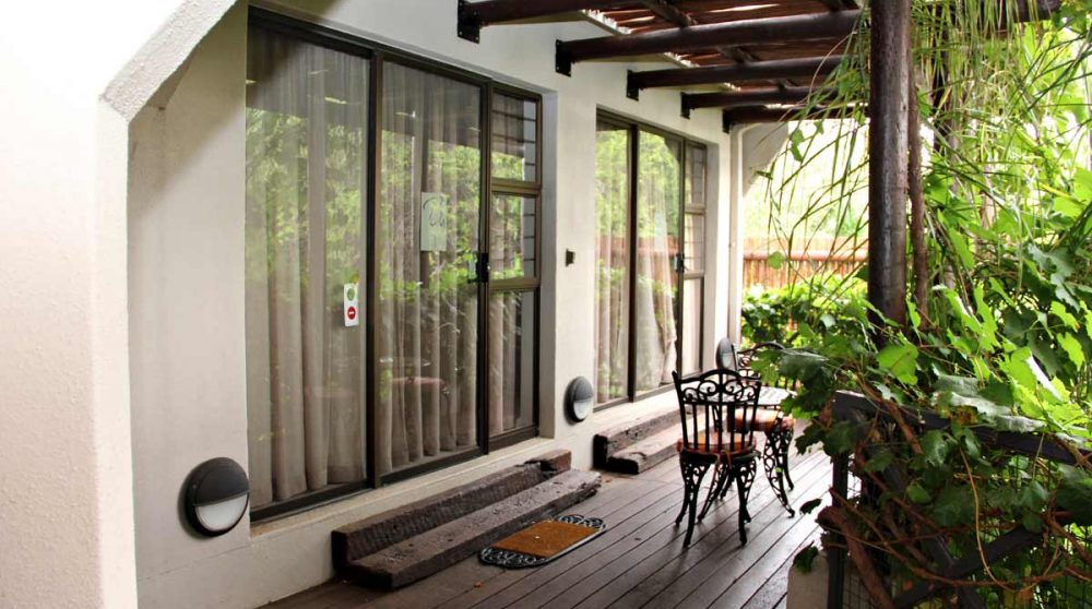 L'entrée des chambres au Browns Manor