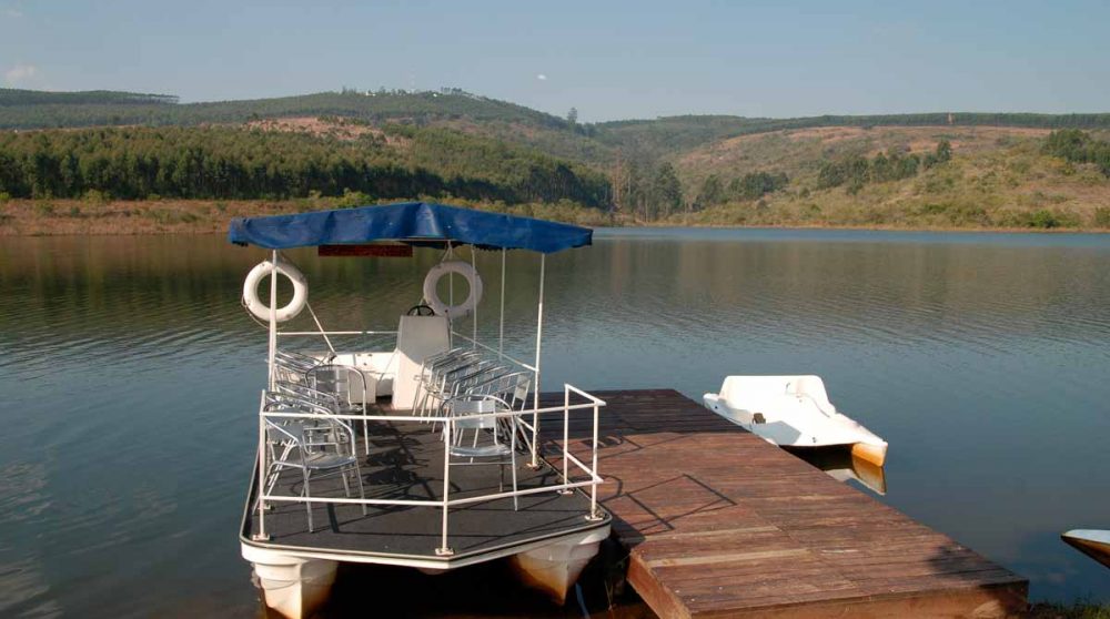 Le lac donnant sur le Hulala Lakeside Lodge