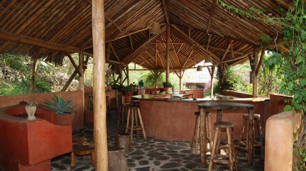 Le bar dans le jardin du Kia Lodge