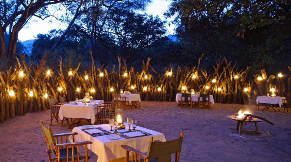 Dîner à la bougie au Manyara Tree Lodge