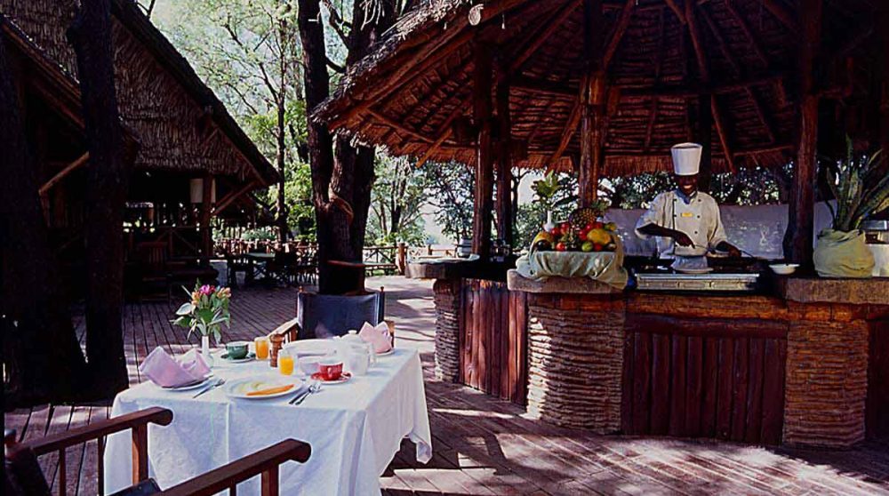 Le restaurant extérieur du Mara Intrepids