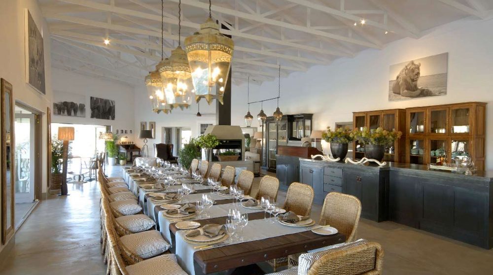 Les toilettes dans une salle de bains au Mushara Outpost