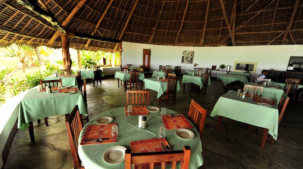 Déjeuner au Pongwe Beach Hotel