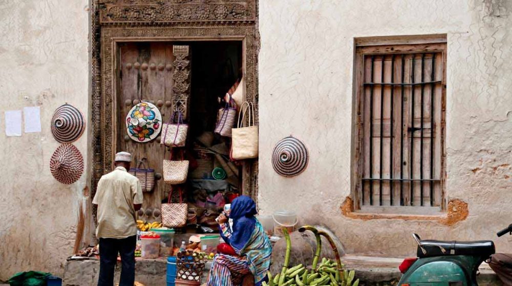 Scène de vie à Stone Town en Tanzanie