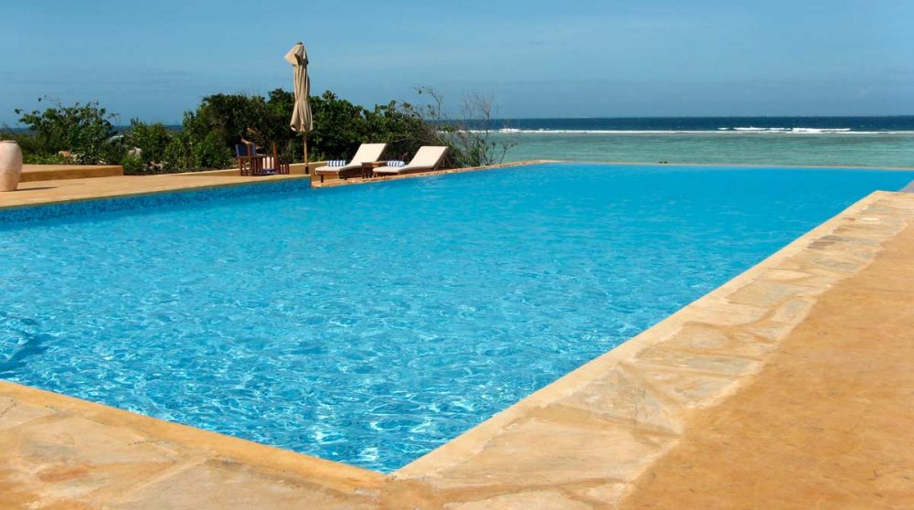 La piscine de l'hôtel à Zanzibar