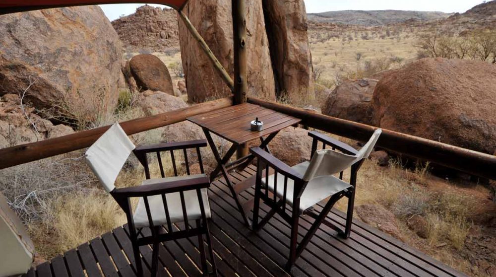 Table sur la terrasse en Namibie