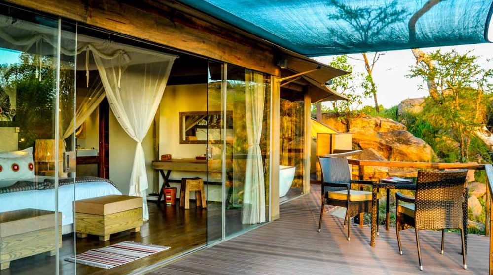 Terrasse d'une chambre dans le Serengeti