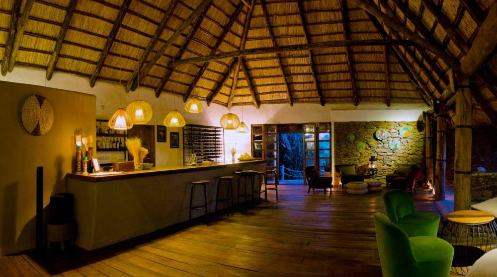 Le bar et un salon en Tanzanie