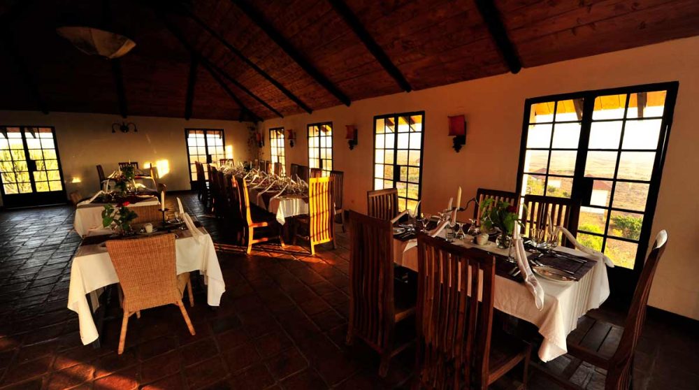 Dîner à l'intérieur en Tanzanie