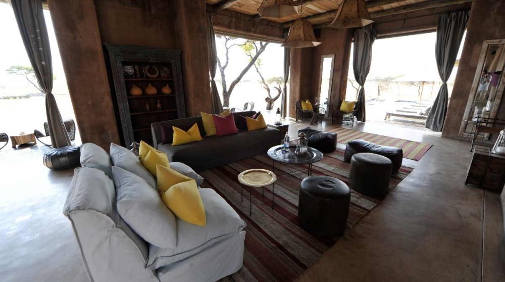 Canapés dans le salon en Namibie