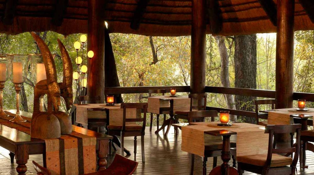 La terrasse du restaurant près du parc Kruger