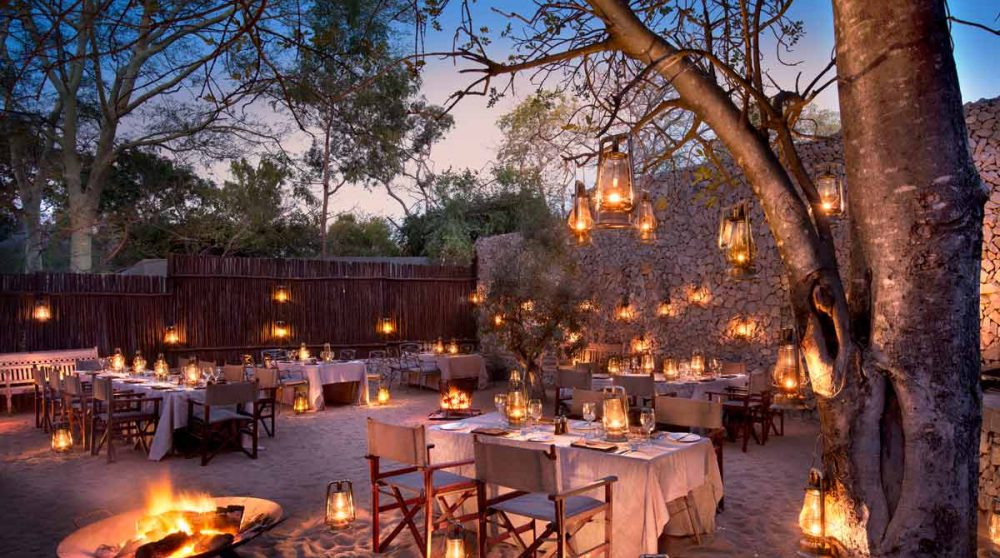 Dîner extérieur au boma