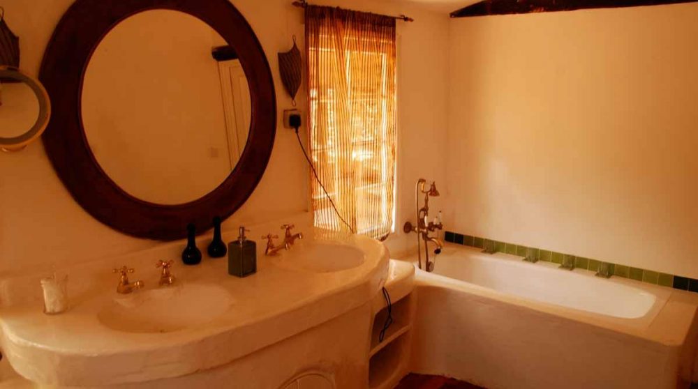 Une salle de bains au Kenya