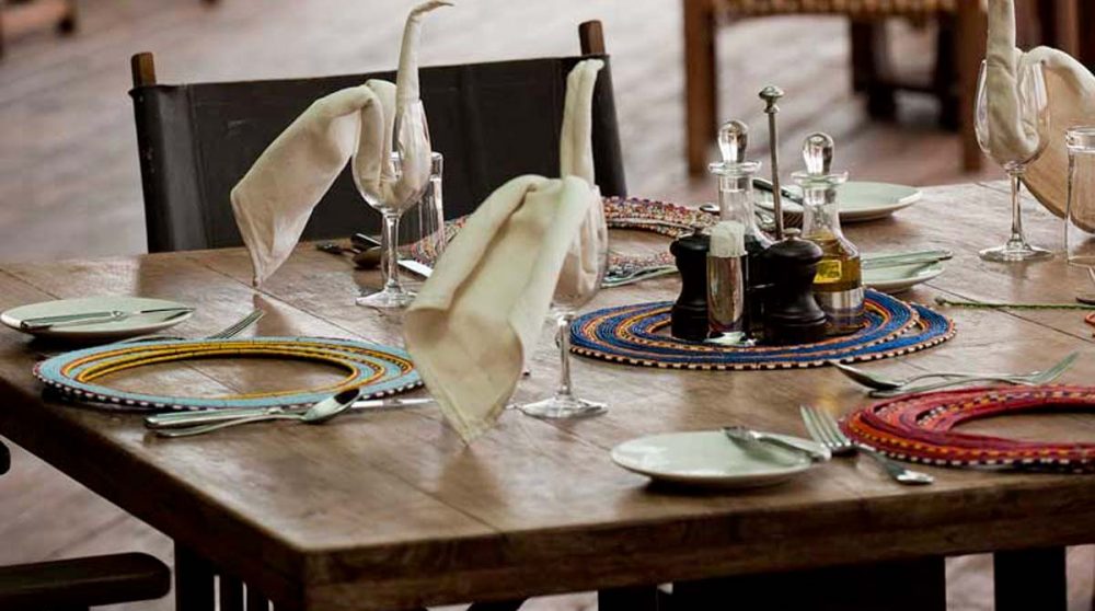 Une table pour déjeuner dans le Serengeti