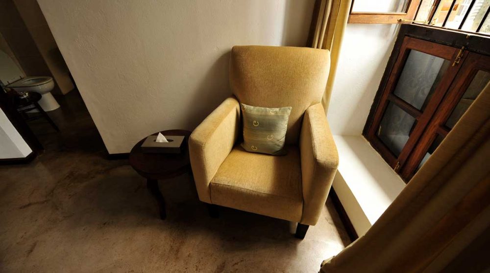 Fauteuil dans la chambre