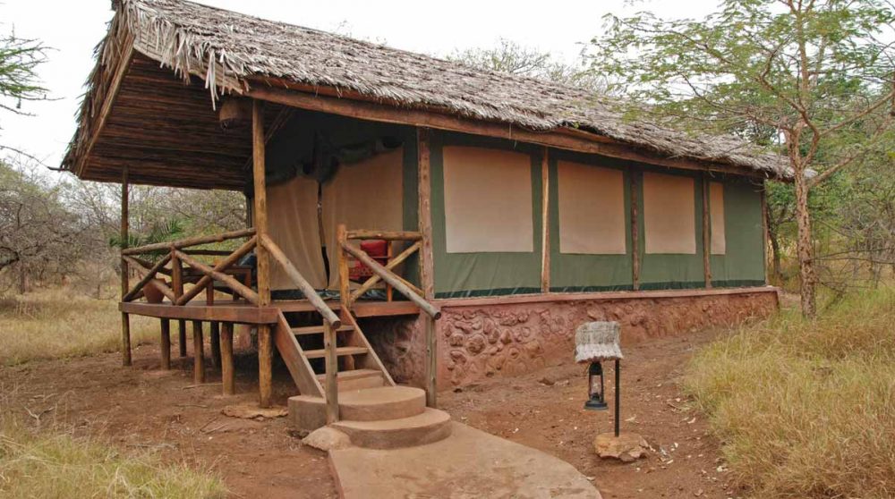 L'extérieur d'une tente