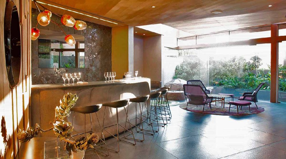 L'ambiance moderne du bar