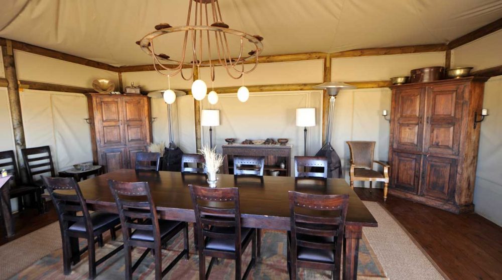 Table pour déjeuner