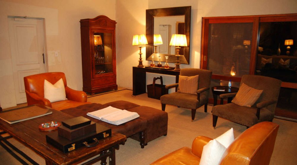 Vue nocturne du salon