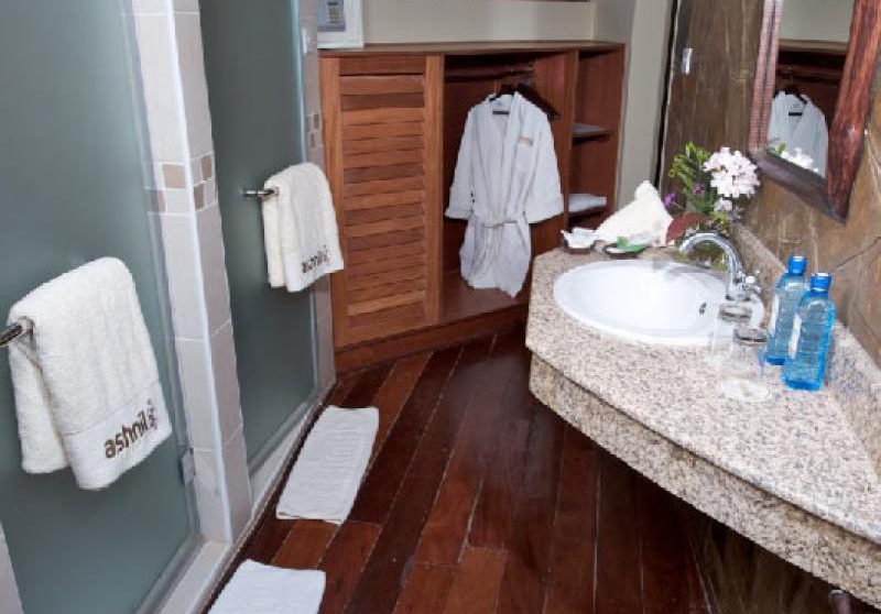 Autre vue de la salle de bains à Samburu