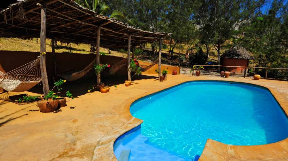 Les hamacs près de la piscine à Zanzibar