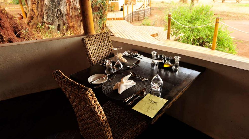 Une table au restaurant en Tanzanie