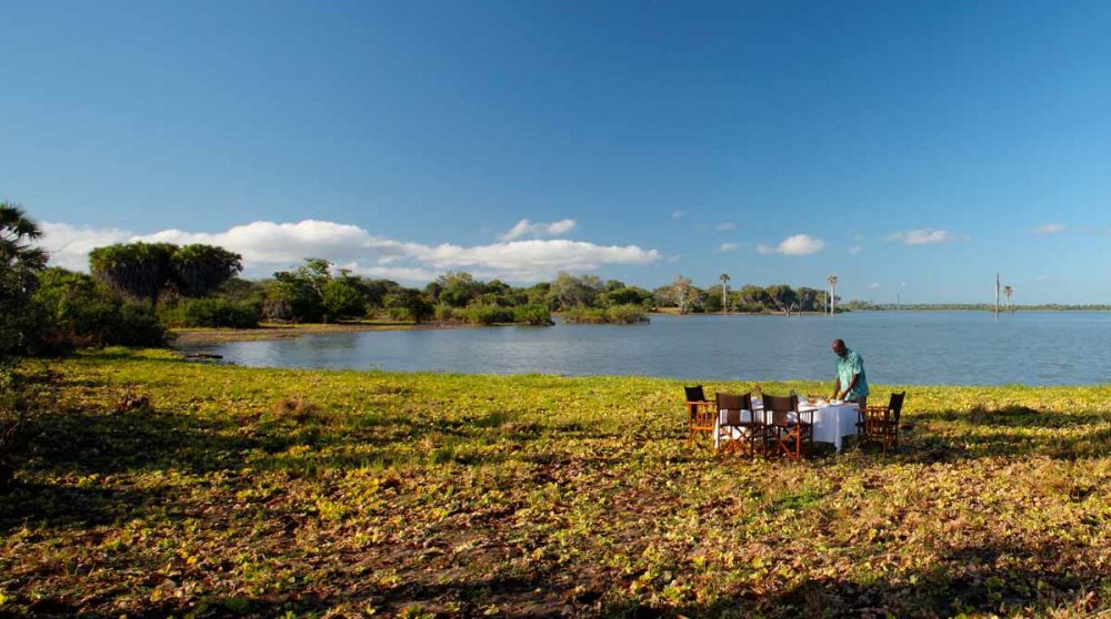 Déjeuner face au lac Nzerakera